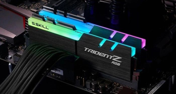 G.Skill 32 GB (2x16GB) DDR4 3600 MHz Trident Z RGB (F4-3600C18D-32GTZR)